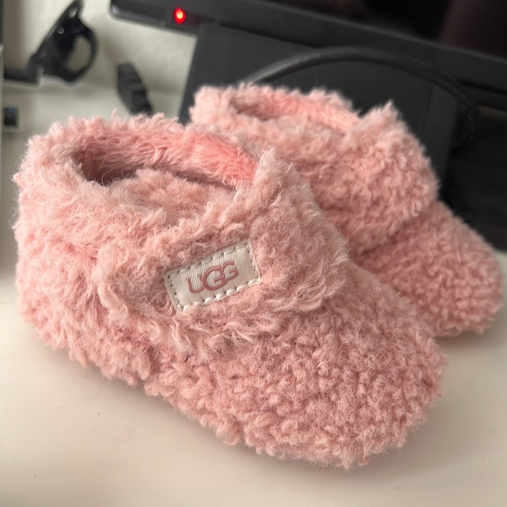 Baby uggs- BIXBEE size 02/03